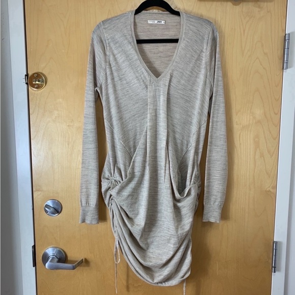 JNBY Cream V-neck Cinched Side Wool Sweater - Picture 11 of 12